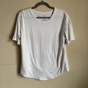 ZYIA Classic White Short Sleeve Tee